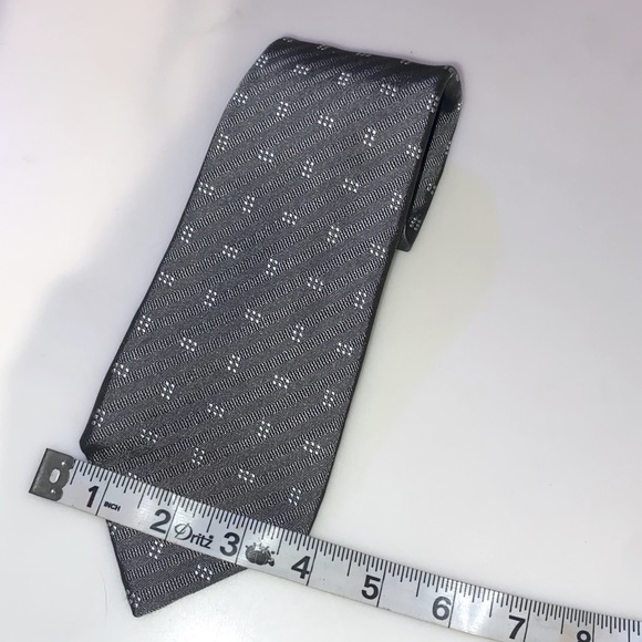 Giorgio Armani Silk Tie - Picture 2 of 7